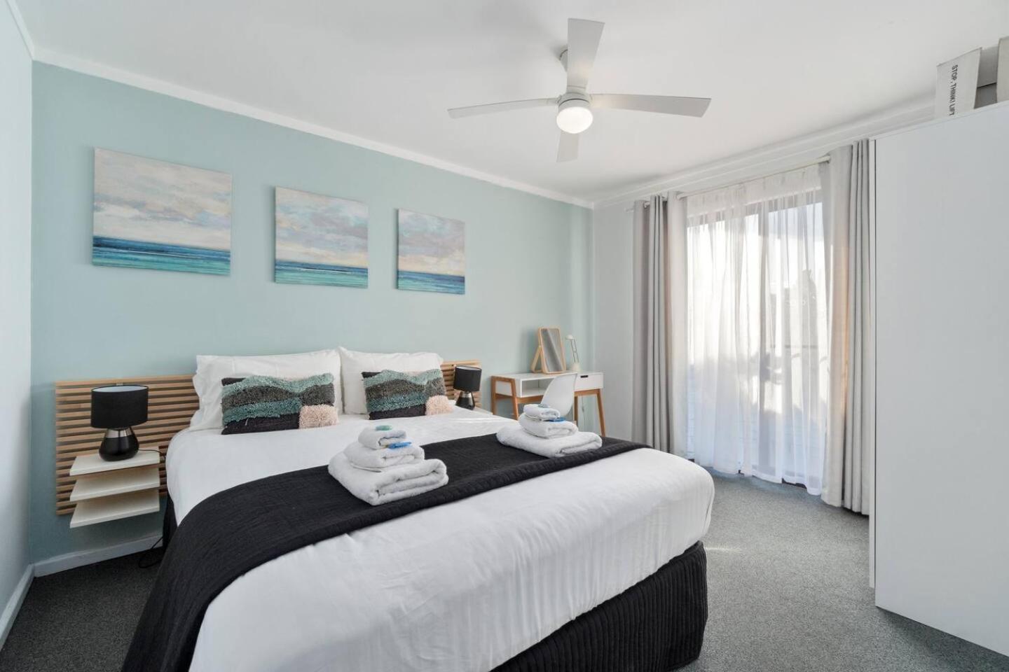 Chic 2 Bed Apartment On Scarborough Beach Perth Exterior foto